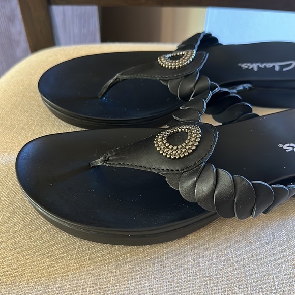 Clarks Women’s Leather Braided Slip On Sandals Flats Black Size 8 - Picture 3 of 8